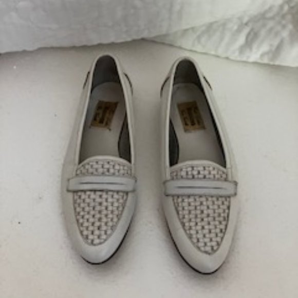 white leather Massimo shoe, size 51/2B - Picture 1 of 4